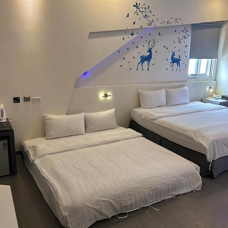 Galaxia Business Hotel Тайчжун Экстерьер фото