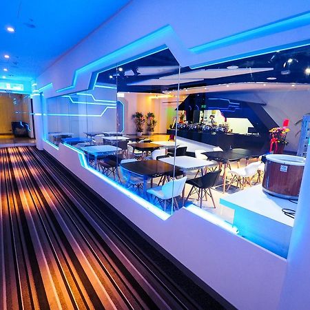 Galaxia Business Hotel Тайчжун Экстерьер фото