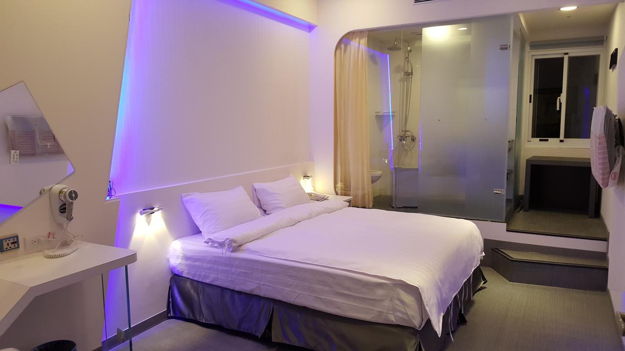 Galaxia Business Hotel Тайчжун Экстерьер фото