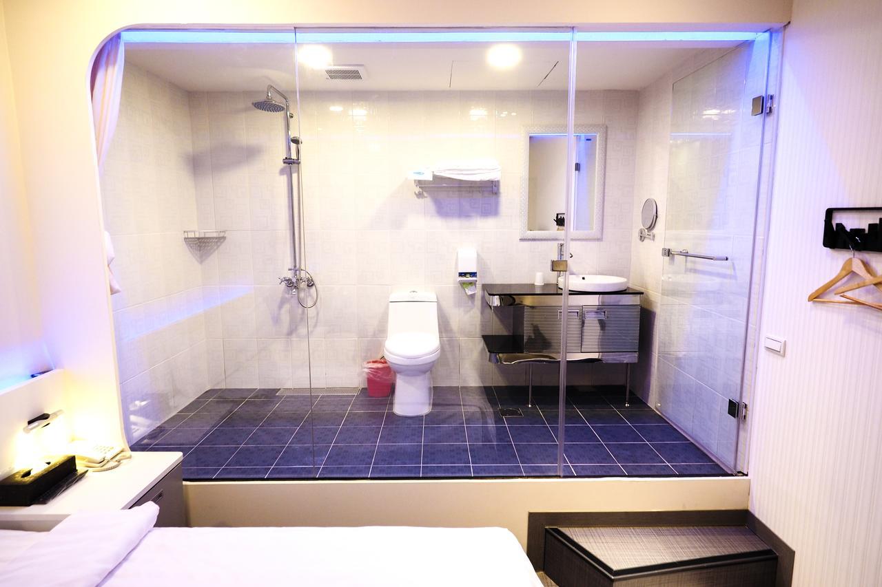 Galaxia Business Hotel Тайчжун Экстерьер фото