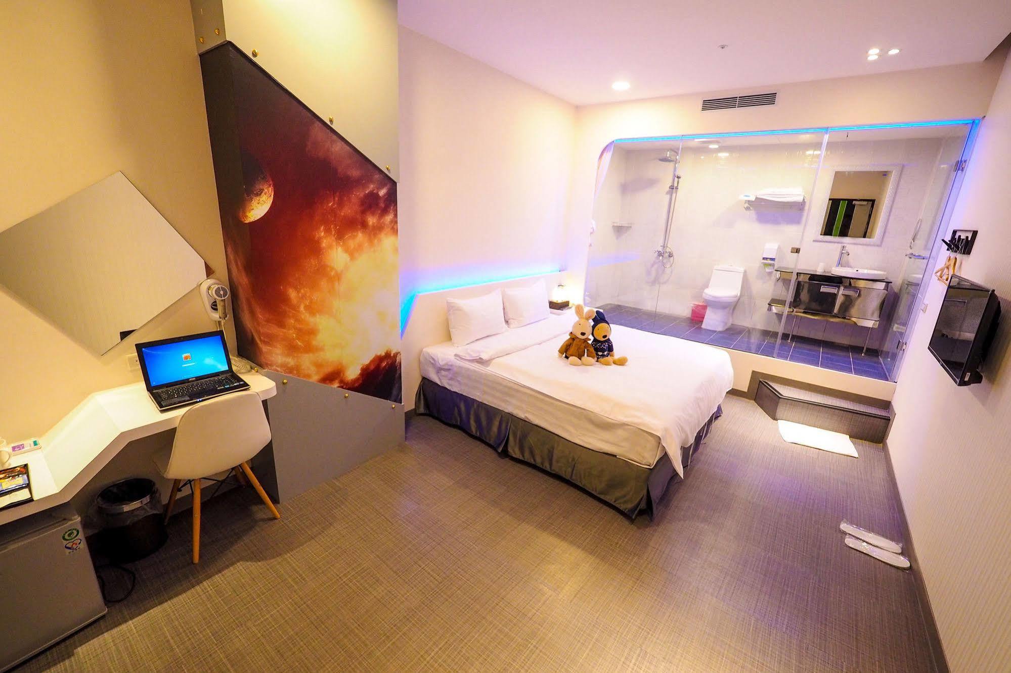 Galaxia Business Hotel Тайчжун Экстерьер фото
