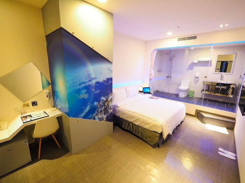 Galaxia Business Hotel Тайчжун Экстерьер фото