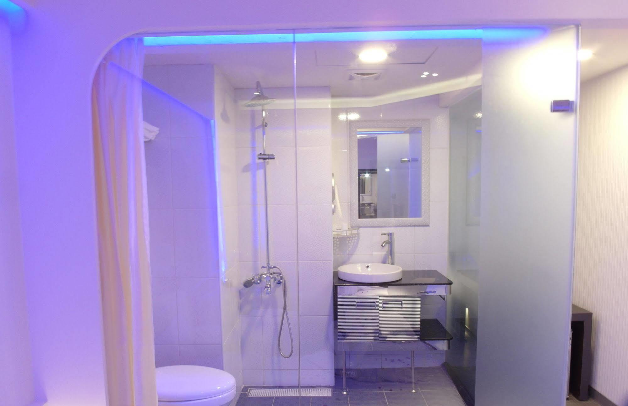 Galaxia Business Hotel Тайчжун Экстерьер фото