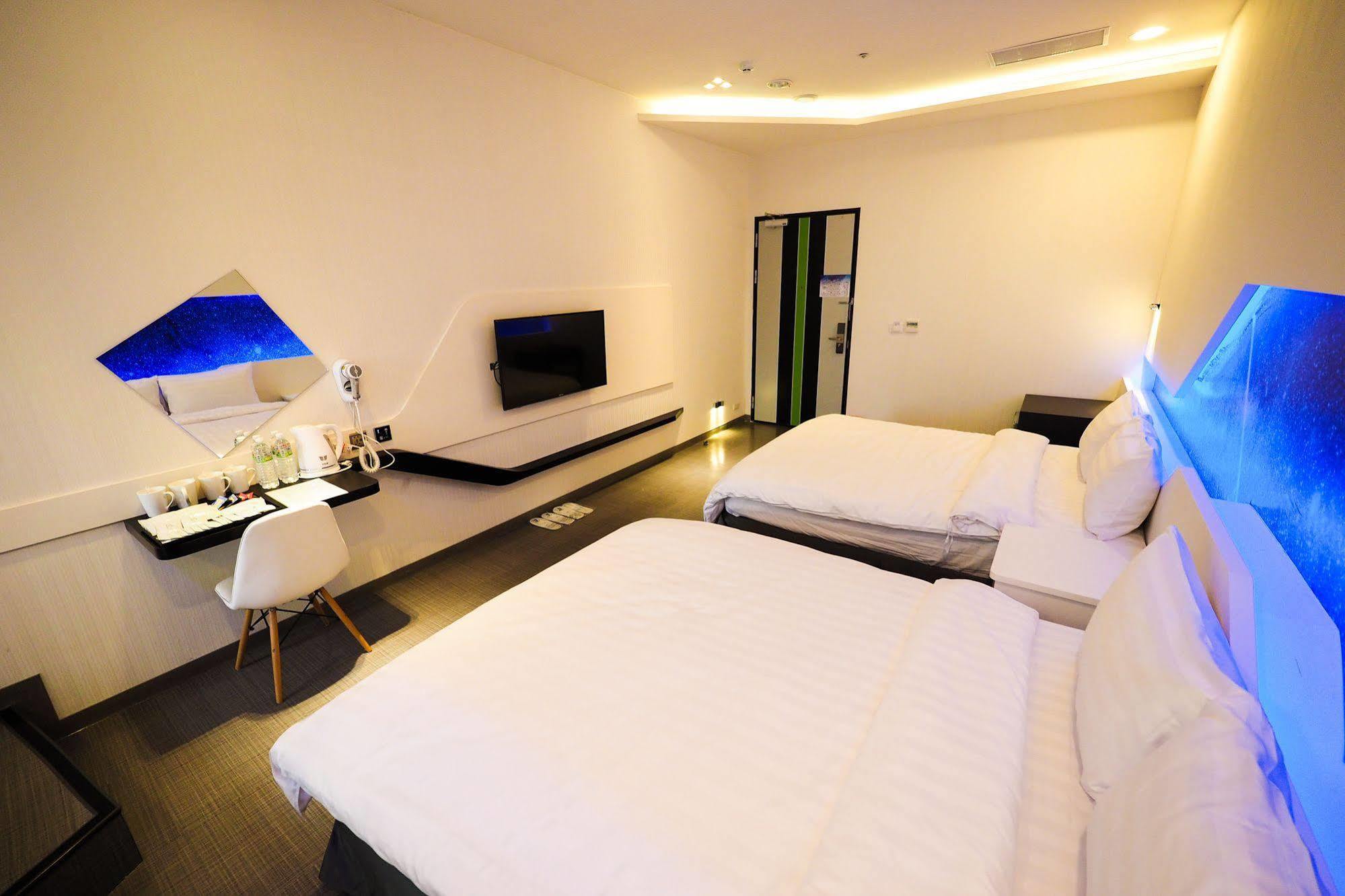 Galaxia Business Hotel Тайчжун Экстерьер фото