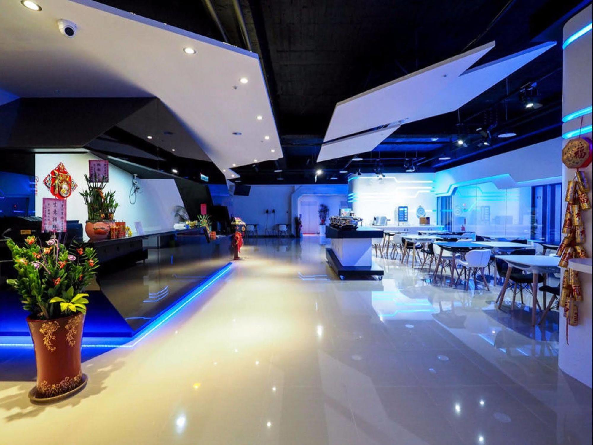 Galaxia Business Hotel Тайчжун Экстерьер фото
