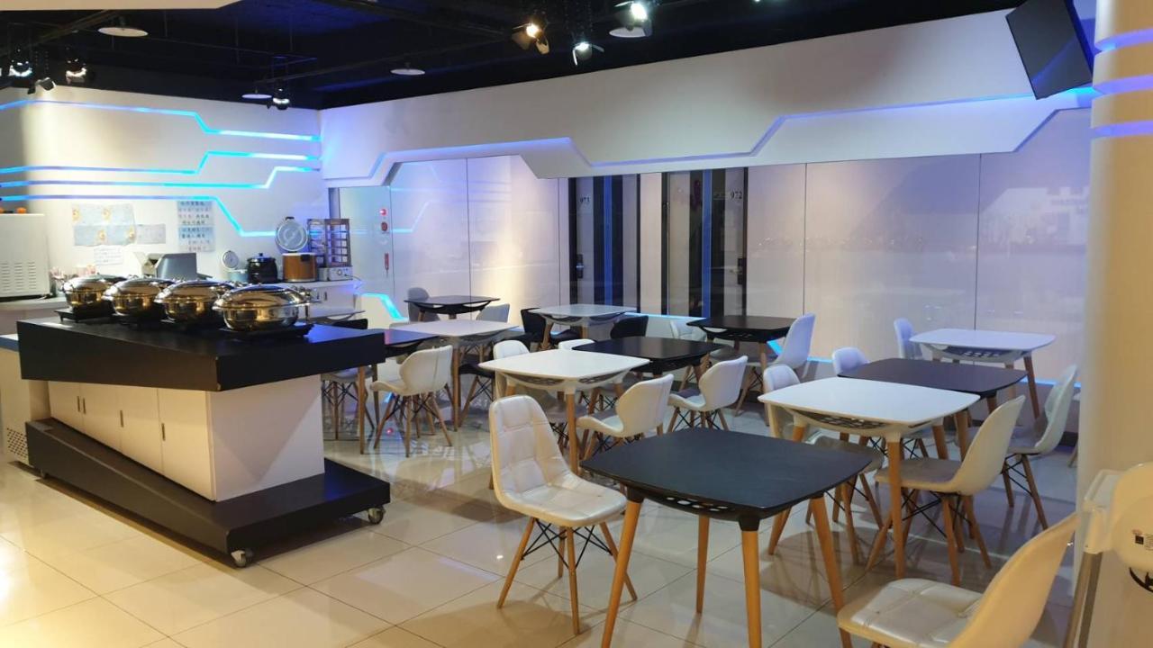 Galaxia Business Hotel Тайчжун Экстерьер фото